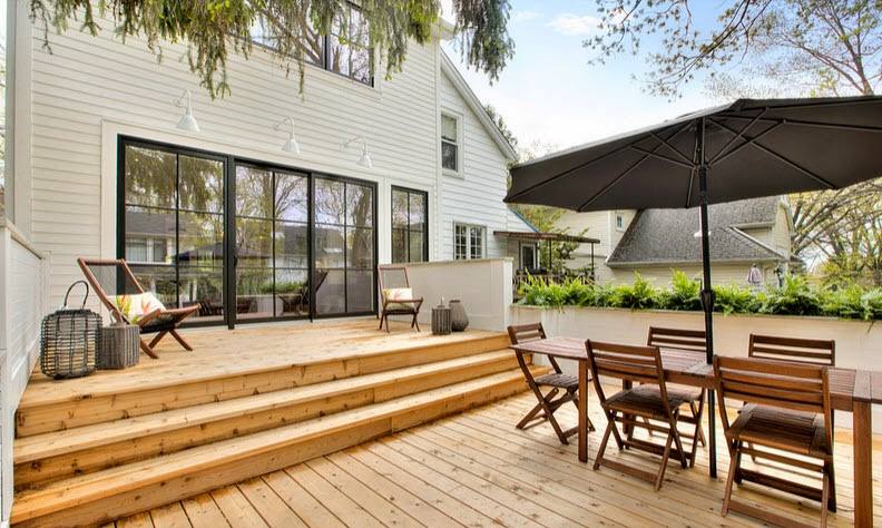 Choosing the Perfect Terrace and Patio Doors for Summer Gatherings | Golden Windows