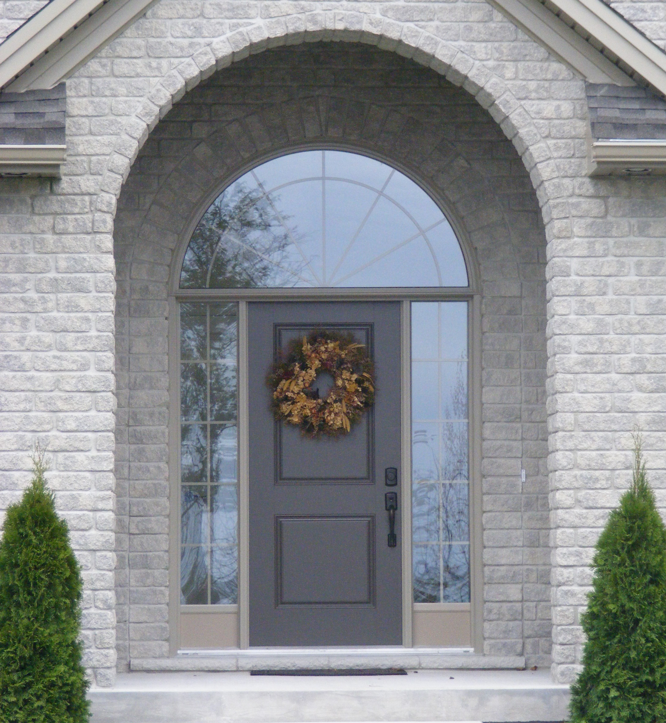 How to Prevent Damage to Your Windows and Doors While Decorating for the Holidays | Golden Windows