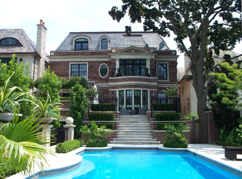 Summer home with Golden Windows