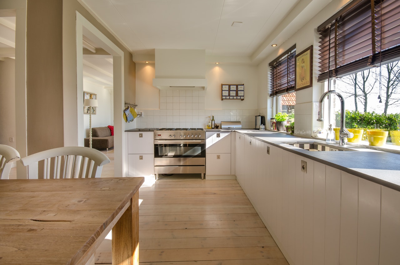 Kitchen-With-Window